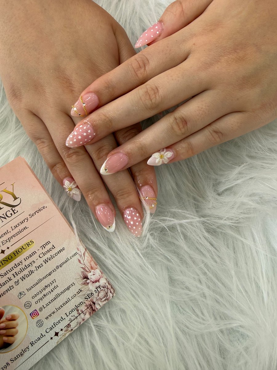 Nail salon work